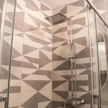 Daire Ljubljana Urban Apartments - Quiet Stay, Free Parking & Netflix