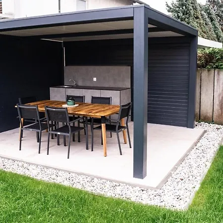 Ljubljana Urban Apartments - Quiet Stay, Free Parking & Netflix *