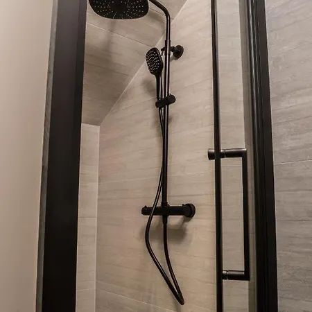 Lejlighed Ljubljana Urban Apartments - Quiet Stay, Free Parking & Netflix *