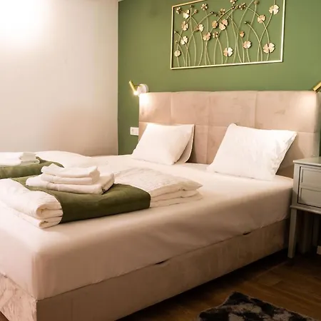 Ljubljana Urban Apartments - Quiet Stay, Free Parking & Netflix Daire