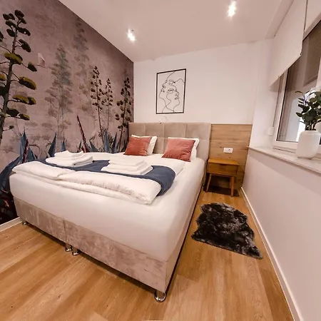 Lejlighed Ljubljana Urban Apartments - Quiet Stay, Free Parking & Netflix *