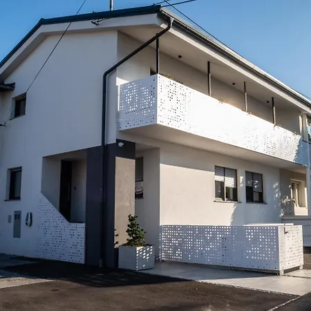 Ljubljana Urban Apartments - Quiet Stay, Free Parking & Netflix