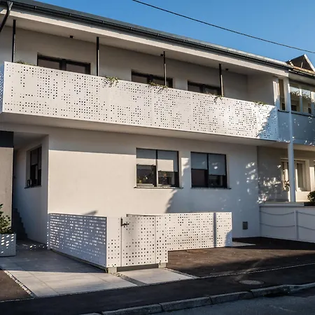 アパート Urban - Quiet & Free Parking リュブリャナ