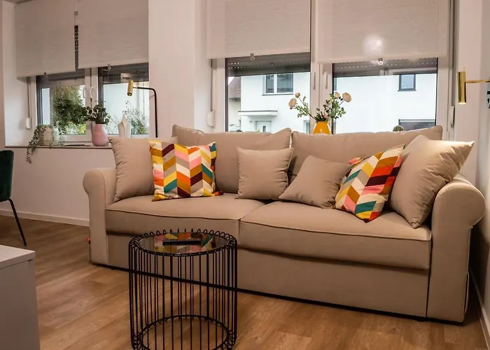 Urban - Quiet & Free Parking